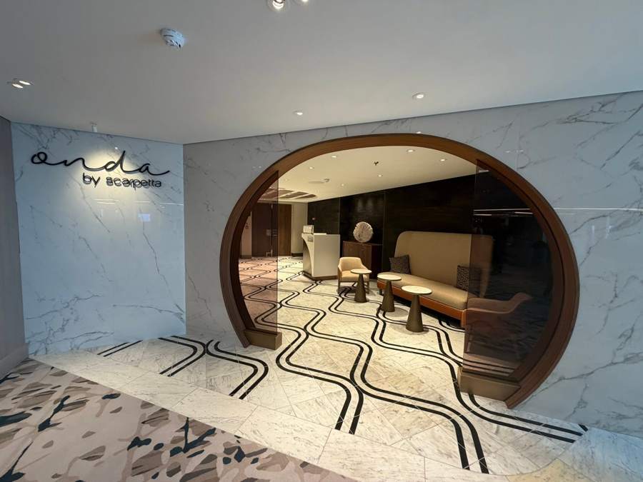 The marble arched entrance to Onda by Scarpetta